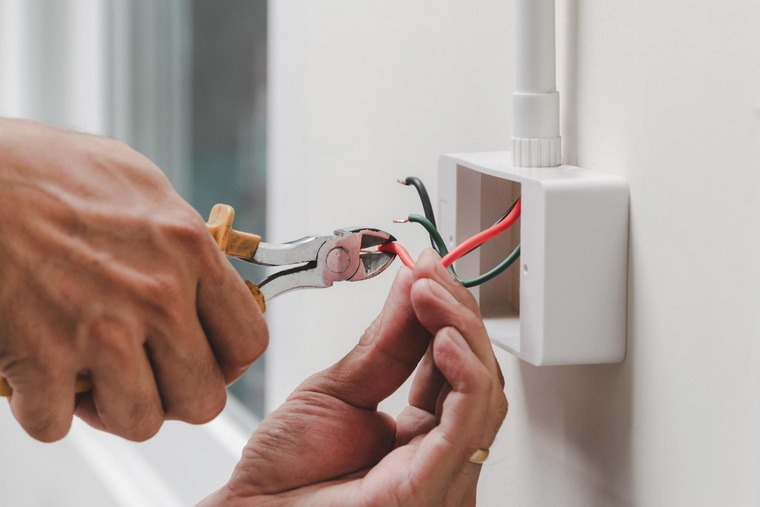 Rossouws Plumbing and Electrical